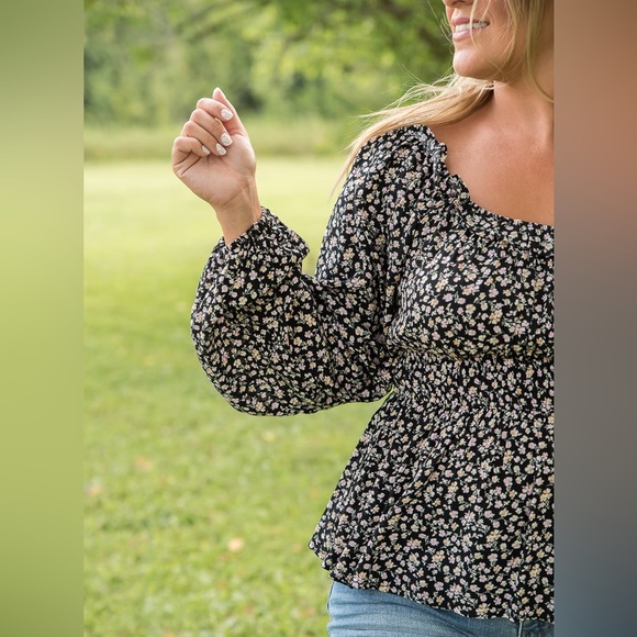 NWT | Emily Wonder | Floral Scoop Neck, Long Sleeve Peplum Blouse/Top - Picture 3 of 12